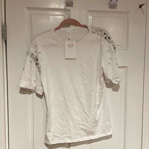 White T shirt with pearl